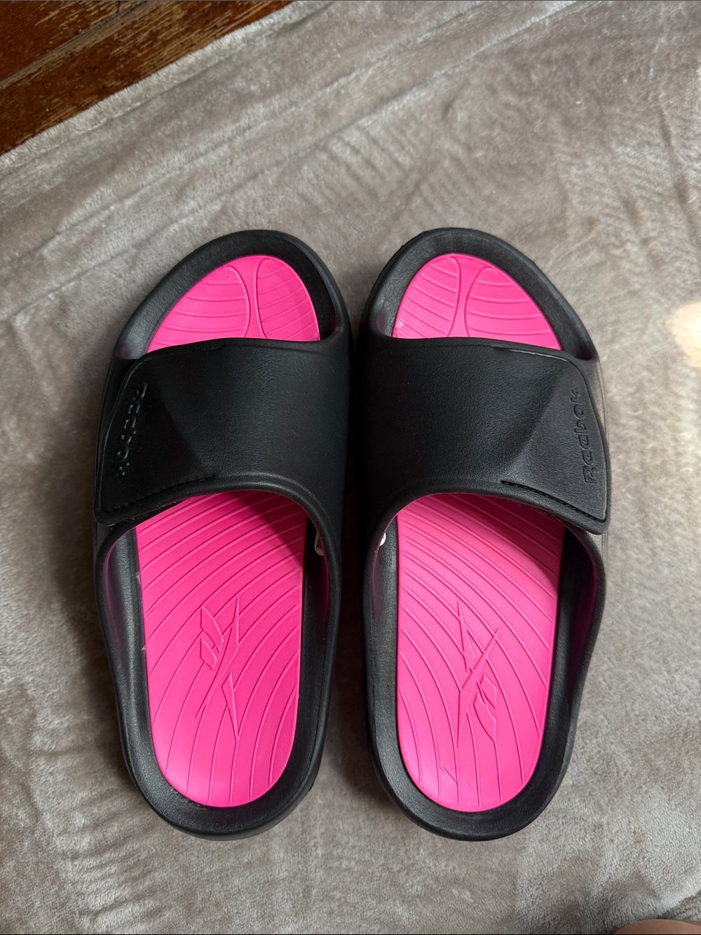 Reebok Black Slide Sandals with Ribbed Sole